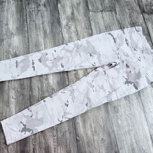 Mono B Camo Leggings